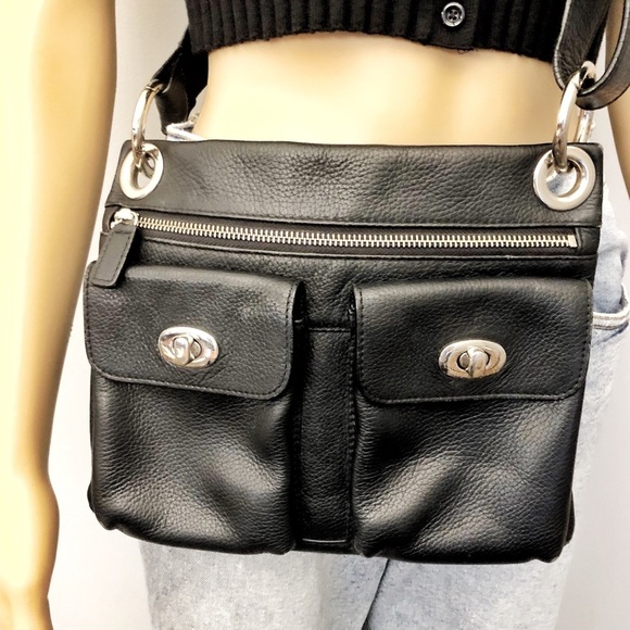 Danier Genuine Leather Black Crossbody Bag Minimalist Travel Bag Hands Free Bag - Picture 1 of 15